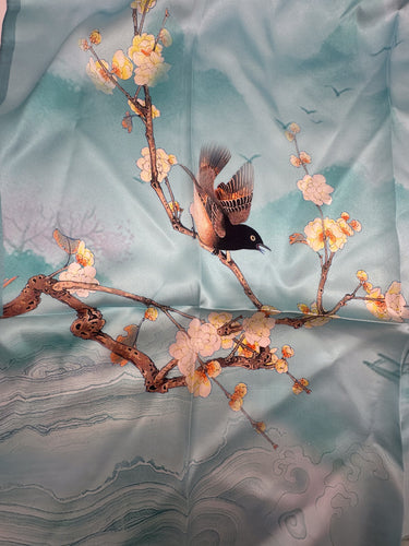 Naturaalsest siidist sall 90x90 cm