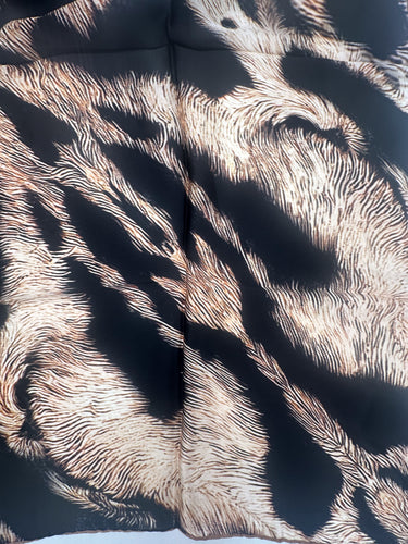 Natūralaus šilko satino šalikas 110x110 cm "Gervės"